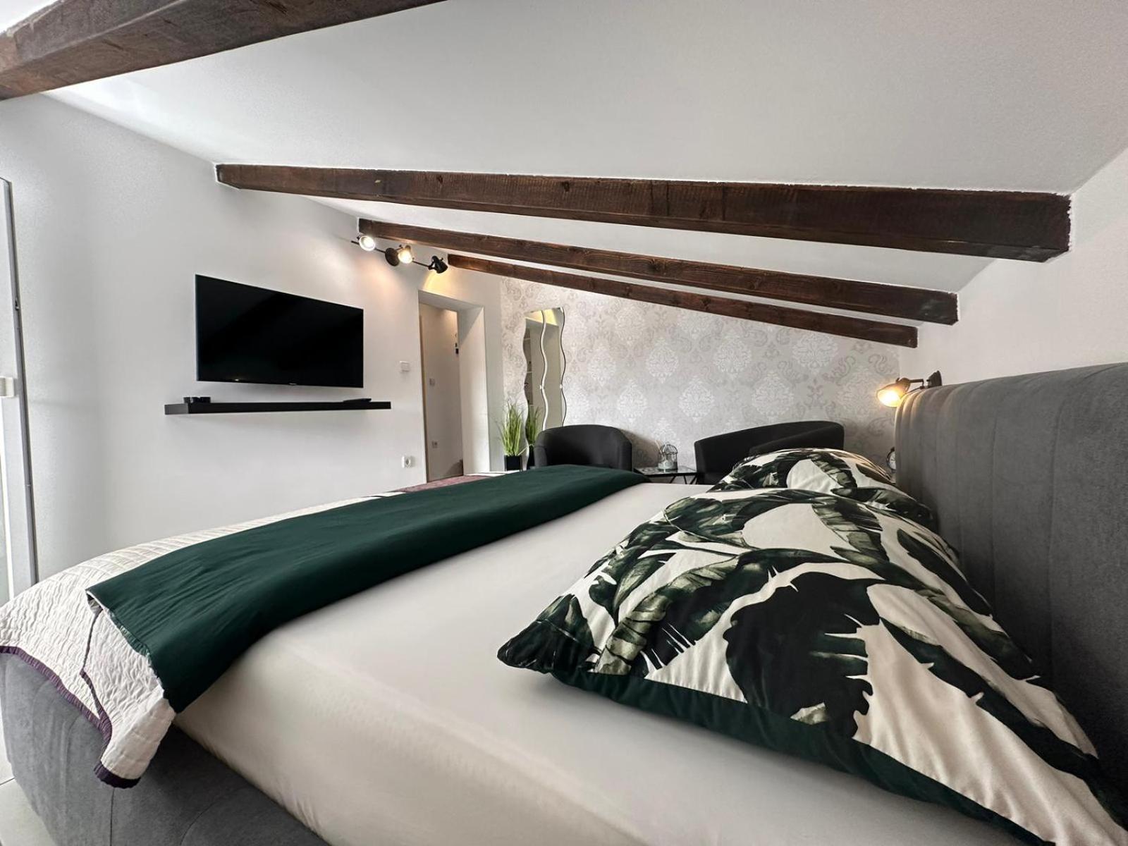 Prpic 1,senj Apartment *