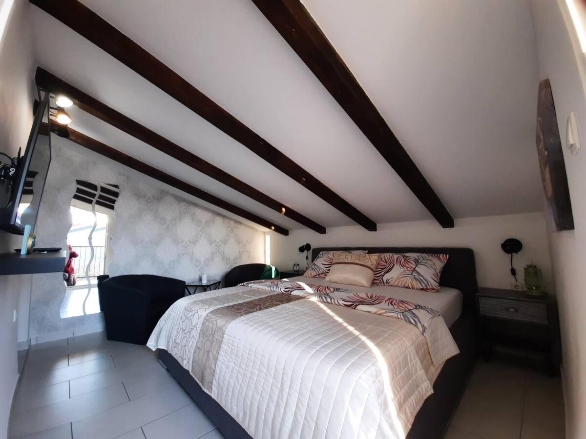 Prpic 1,senj Apartment