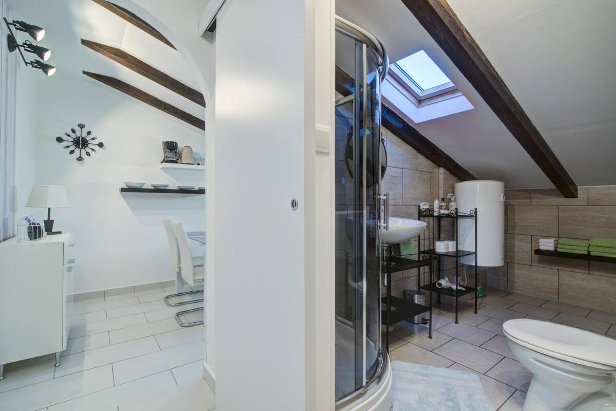 Prpic 1,senj Apartment *