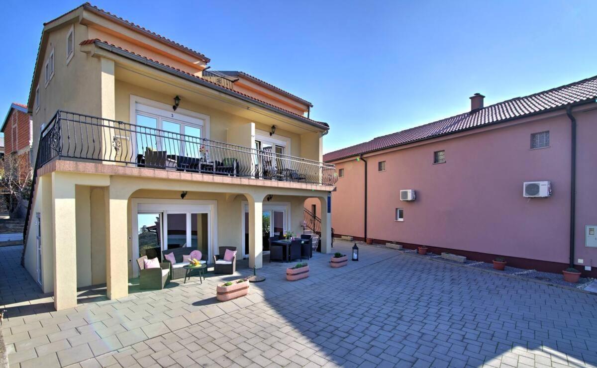 Prpic 1,senj Apartment *